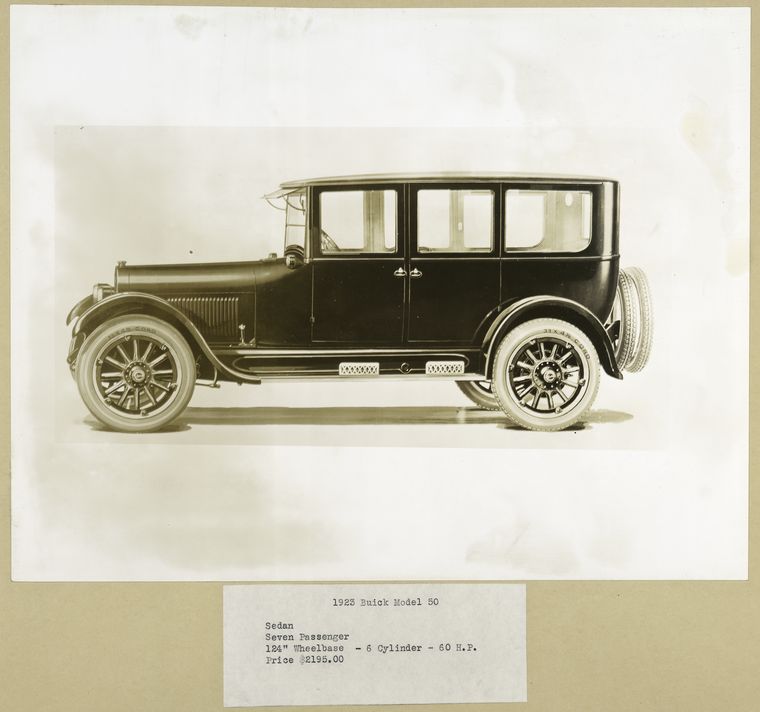 1923 Buick Model 50. Sedan – seven-passenger.