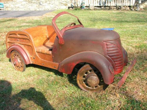1939 pedal car Mercury Woody Wagon that  looks like a barn find. source 