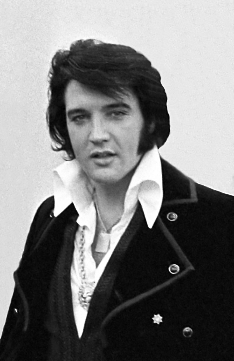 800px-Elvis_Presley_1970