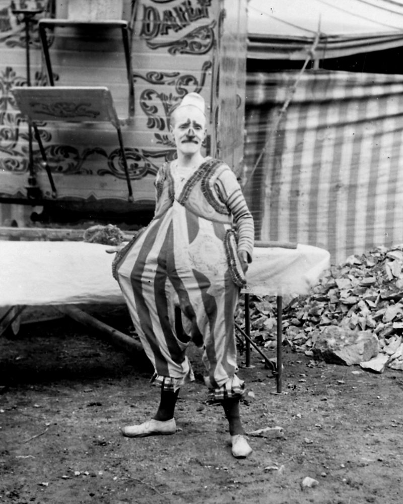A clown with Hanneford's Canadian Circus. 1910