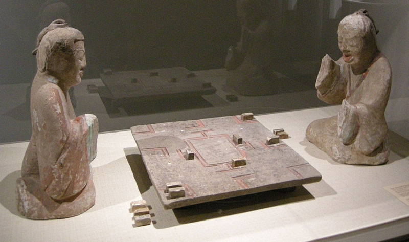 Earthenware figures playing liubo, Han Dynasty.Source