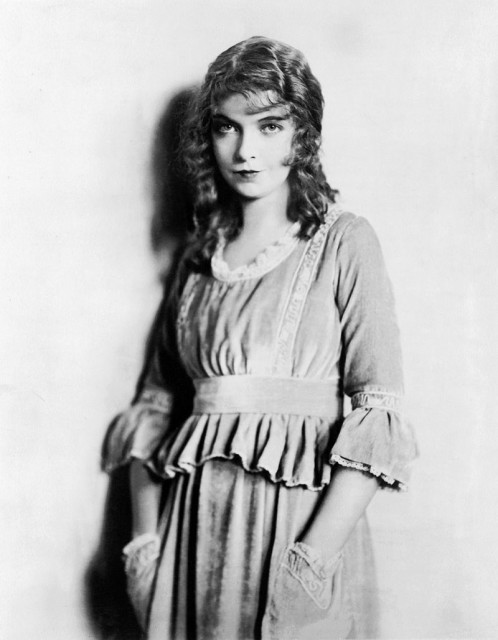 Lillian Gish, hands in the pockets of her dress Photo by …trialsanderrors -CC BY 2.0
