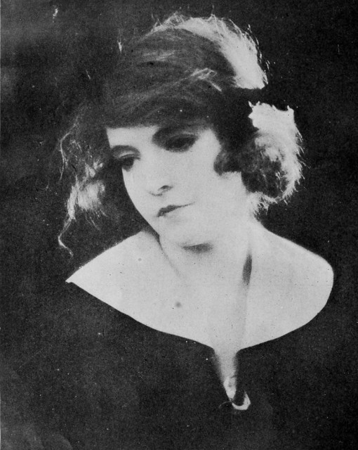 A Lillian Gish portrait, leaning on the side