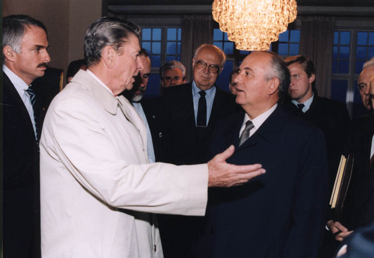 Reagan and Gorbachev in Höfði Source