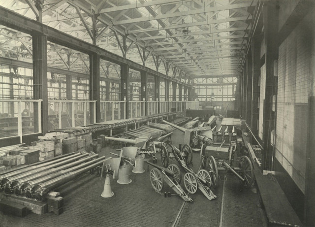 2 View inside the Gun Inspection Department, 1905. After completion in the manufacturing shops each gun was sent there. Checks included examination of the bore, rifling, outside dimensions of the gun, ease of working of the breech mechanism and the fitting of spare parts.