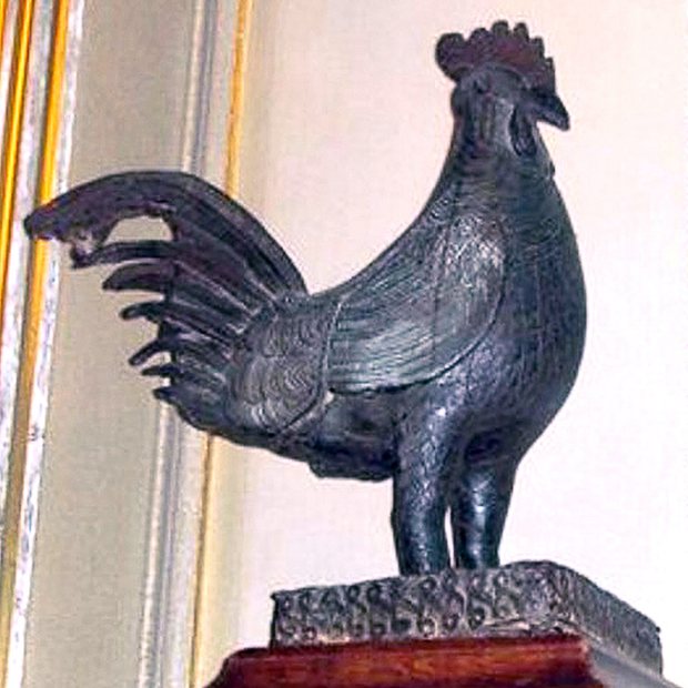 Bronze statue of Benin cockerel in Jesus College, Cambridge.SOurce:Guardian