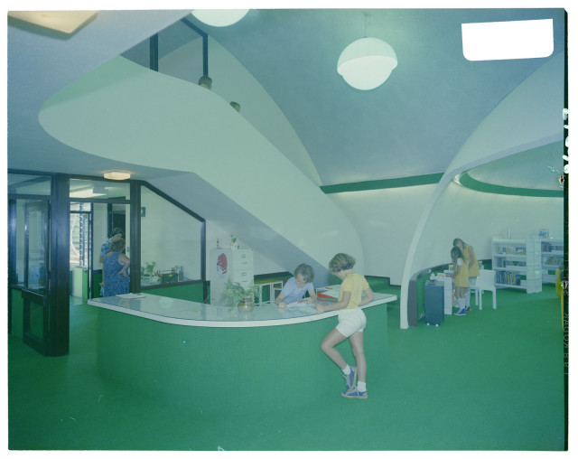 Interior, Binishell Library, North Narrabeen Primary School, NSW, 10/9/75.