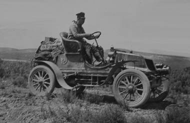 Jackson driving the Vermont on the 1903 cross-country drive.Source