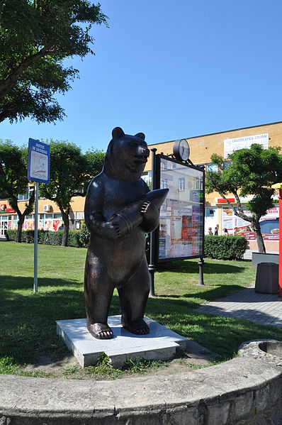 Monument to Wojtek, the soldier bear, in Żagań, Poland. source