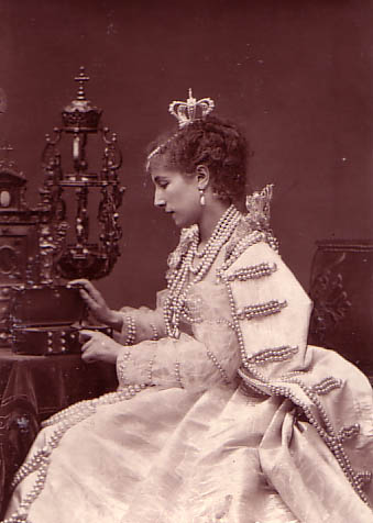 Sarah Bernhardt as the Queen in Victor Hugo's Ruy Blas, 1879. Source