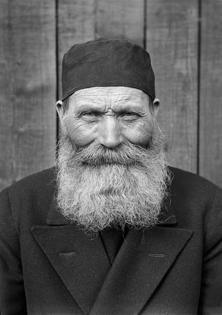 The yeoman farmer Ollas Per Persson, born in 1866, photographed in Almo, Dalecarlia, Sweden in 1935. source