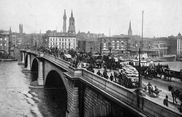 London Bridge around 1900. source