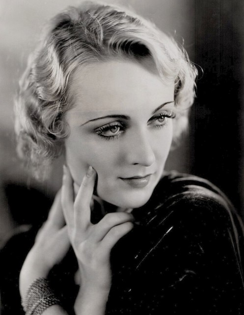 Publicity photo of Carole Lombard Source