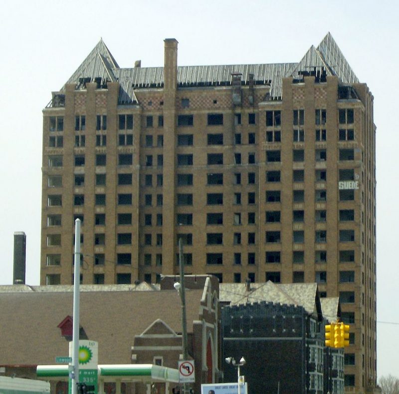 The derelict & iconic Art Deco building in Detroit to be converted into luxury apartments The