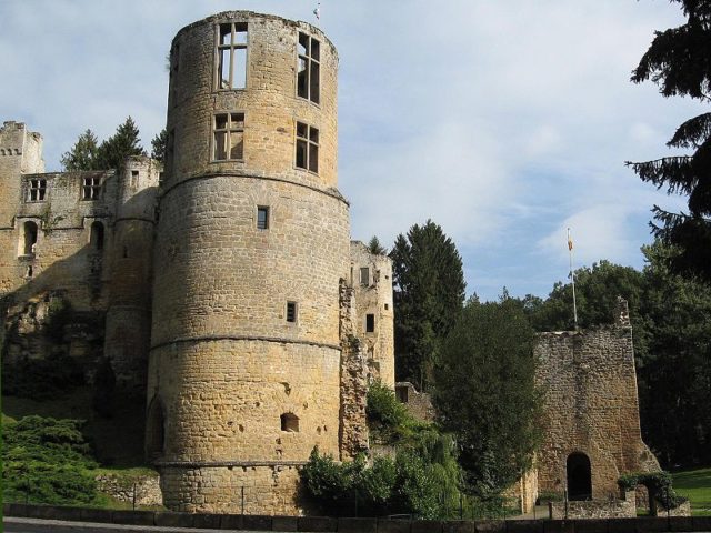Around the first half of the 12th Century, a flanking tower was added and the access gate was moved and enlarged. Source
