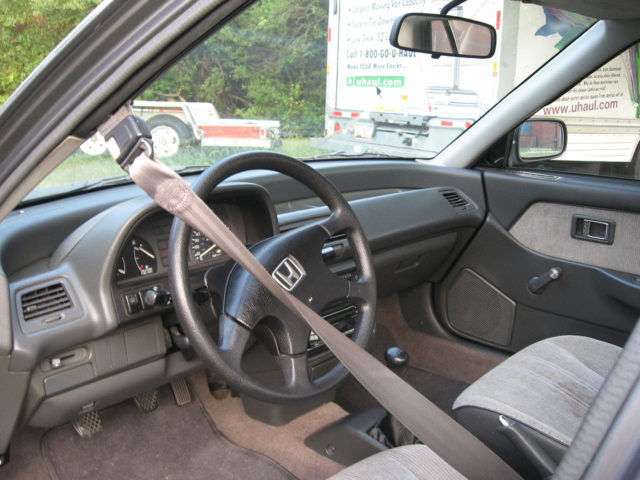 Automatic seat belt in a Honda Civic Source