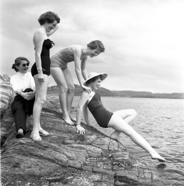 Bathing Beauties.1960s.Source
