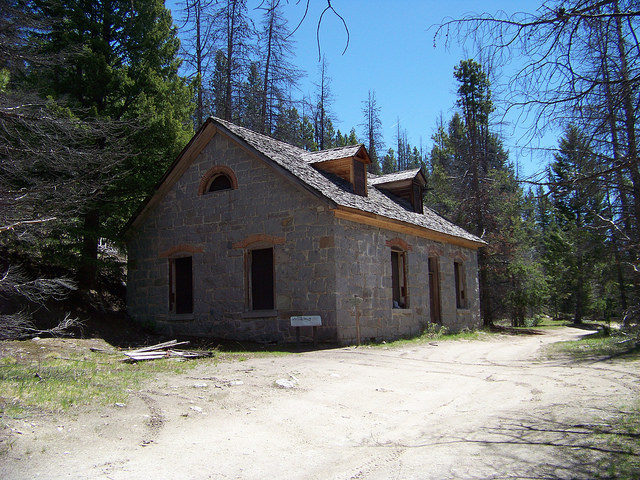 By 1889, the Superintendent’s House stood at the head of Magnolia Avenue, or Silk Stocking Row,” where the elite of Granite lived. Today, it is the only home left on the block. Source