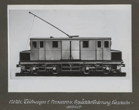 Electric rail car for luggage and passenger transportation