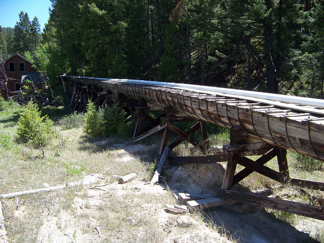 The camp struggled as there was no local water and initially it had to be hauled in by wagon from Fred Burr Lake. Later, a flume and cistern system was built to support the camp. Source