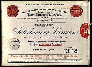 A box of Autochrome plates, expiration date 1923