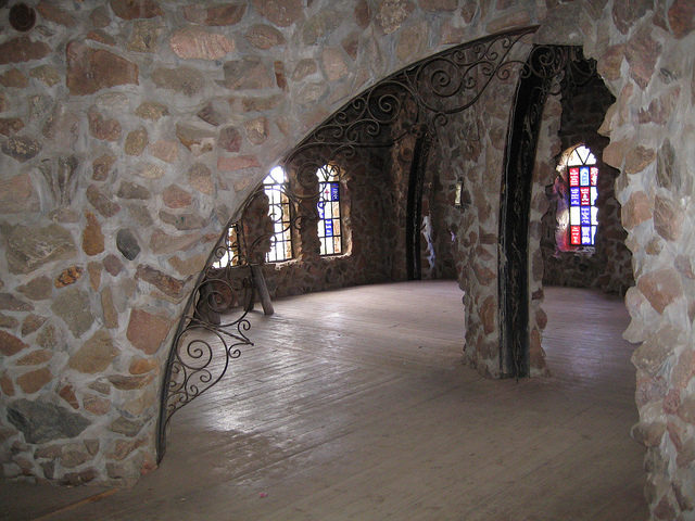 Arches below the room. Source