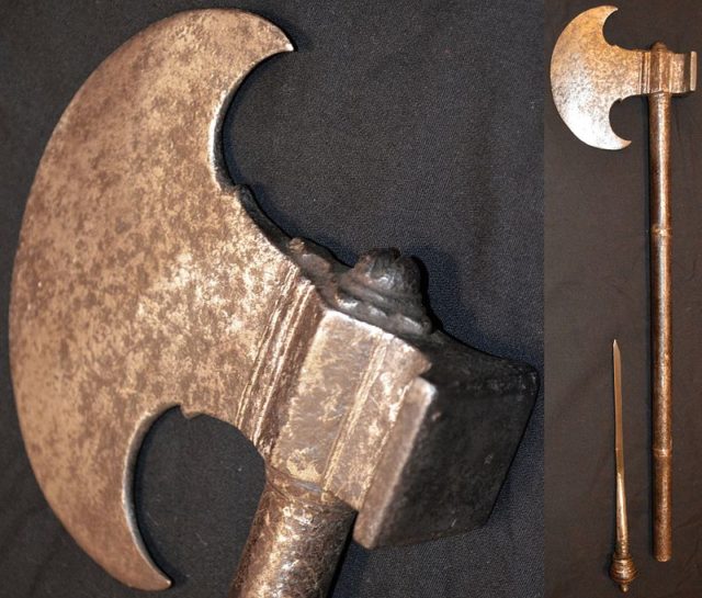 Battle axe. Von Worldantiques - Eigenes Werk, CC BY-SA 3.0, https://commons.wikimedia.org/w/index.php?curid=36049806