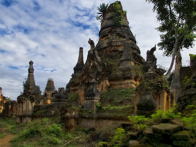 From the hill where the pagodas are situated, there is a great panorama of the village and the surrouning area. Dan Lundberg.Flickr. CC BY-SA 2.0