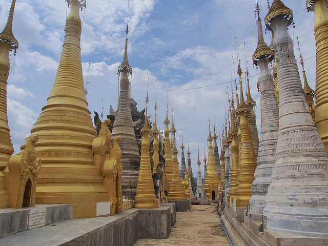 Some pagodas have been restored to golden splendor. Clay Gilliand.Flickr. CC BY-SA 2.0
