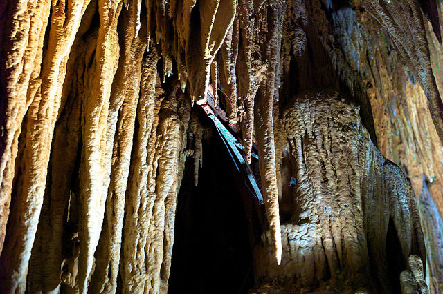 Stalacpipe Organ Striker at Luray Caverns. By Jon Callas/Flickr/CC BY 2.0