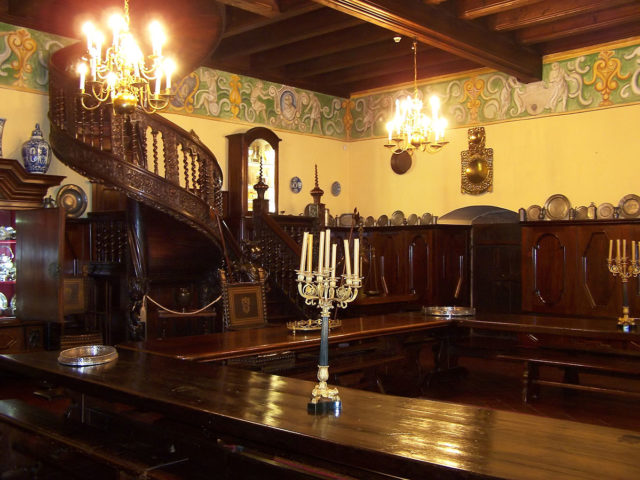 Stuba Communis (professor's common room) in the Collegium. Source