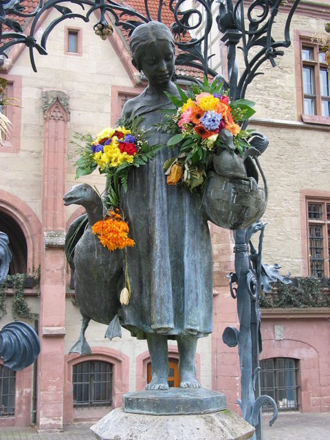The Gänseliesel in front of the old town hall of Göttingen. Source