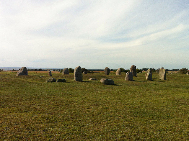 The grave field stretches about 2 km. Source