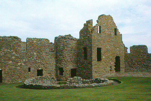 The hall and kitchen of Dunnottar castle. Source