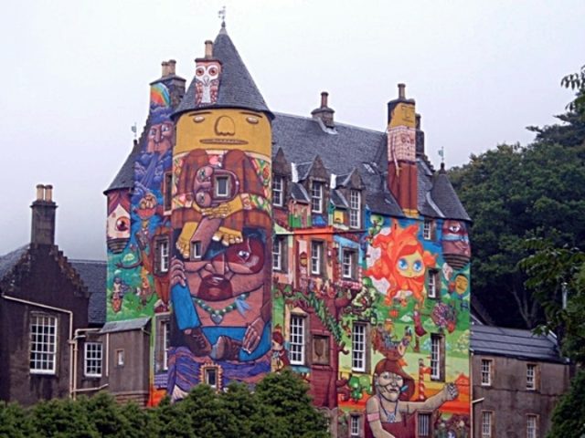 The oldest castle in Scotland to have been continuously inhabited by the same family. By Alex Slaven/Flickr/CC BY 2.0