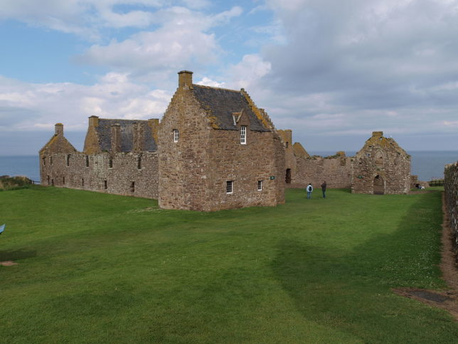 Dunnottar castle: A ruined medieval castle with the most spectacular ...