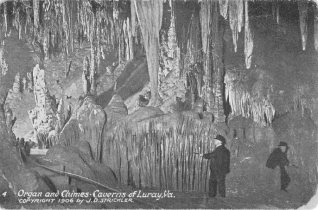 This postcard from 1906 illustrates the method of early lithophone performances in Luray Caverns. Wikipedia/Public Domain