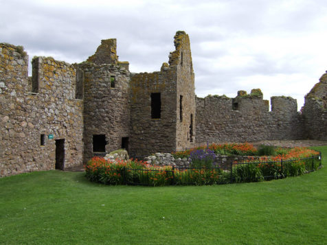 Dunnottar castle: A ruined medieval castle with the most spectacular ...