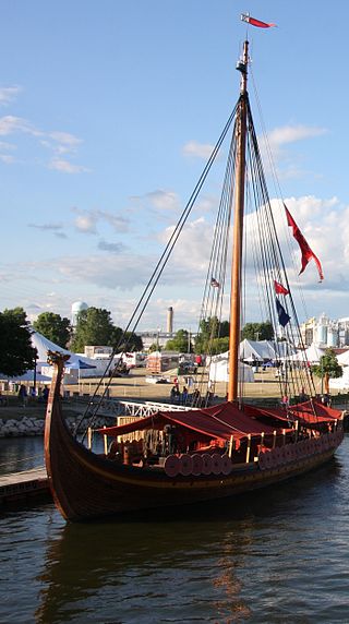 Viking Ship Green Bay Source:By Jonathunder - Own work, GFDL 1.2, https://commons.wikimedia.org/w/index.php?curid=50874897