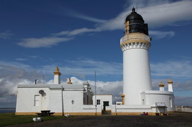 Noss Head Lighthouse Source:By Doug Lee, CC BY-SA 2.0, 