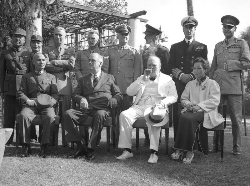 Carton de Wiart in the Cairo Conference, behind Soong Mei-ling on the right. Source: Wikipedia/Public Domain