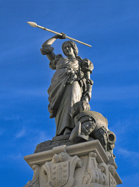 2008. Estatua de María Pita na Coruña Source:By Tomás Fano - originally posted to Flickr as La Coruña. María Pita’s statue. Galicia. Spain, CC BY-SA 2.0, 