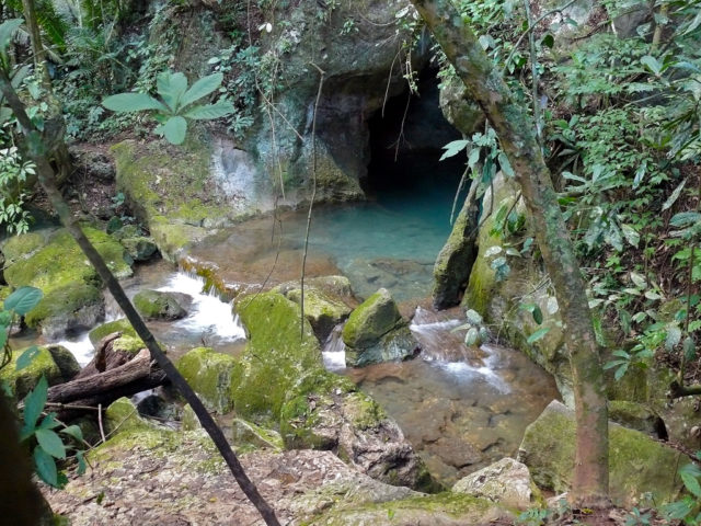 Actun Tunichil Muknal Cave, San Ignacio, BELIZE. Source berniedup/Flickr