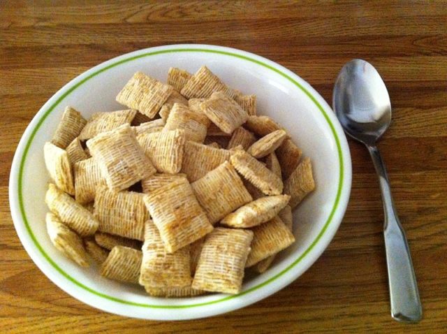 A bowl of bite-sized shredded wheat. By Pete unseth - Own work, CC BY-SA 3.0, https://commons.wikimedia.org/w/index.php?curid=30447764