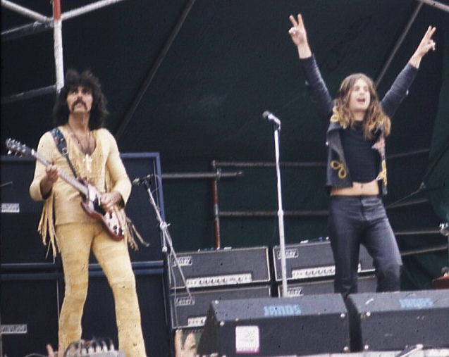 Tony Iommi and Ozzy Osbourne on stage at Kooyong Stadium in Melbourne, Australia on 13 January, 1973. Photo by Padgett22 CC BY-SA 3.0