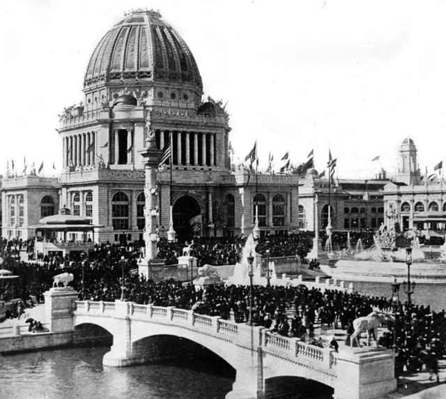 The Administration Building and Grand Court during the October 9, 1893, commemoration of the 22nd anniversary of the Chicago Fire. Wikipedia/Public Domain