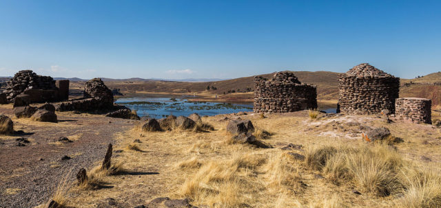 Chullpas from Tiwanaku epoch. By Diego Delso CC BY-SA 4.0