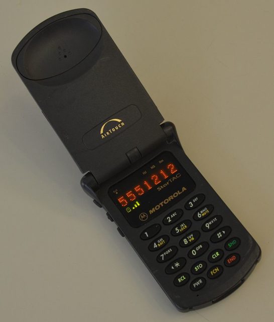 first_generation_motorola_startac_cellular_phone