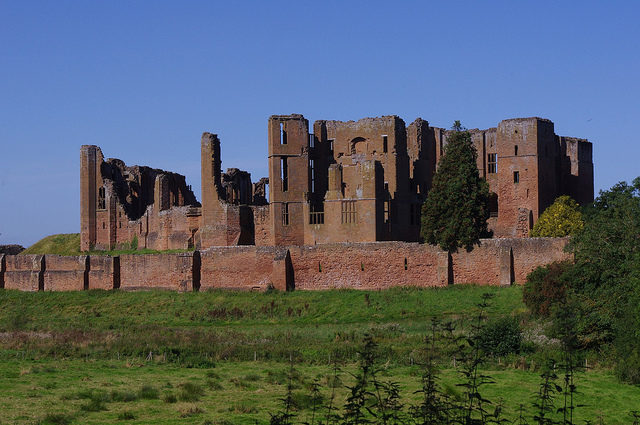 Kenilworth castle. Image by - David Merrett.Flickr. CC BY 2.0