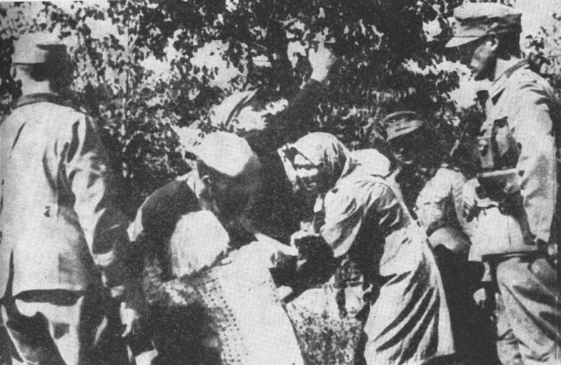 Kidnapping of Polish children by Nazi German occupants. Source: Wikipedia/Public Domain